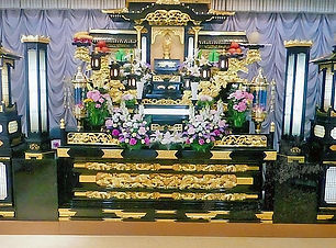 大山葬祭の黒塗祭壇