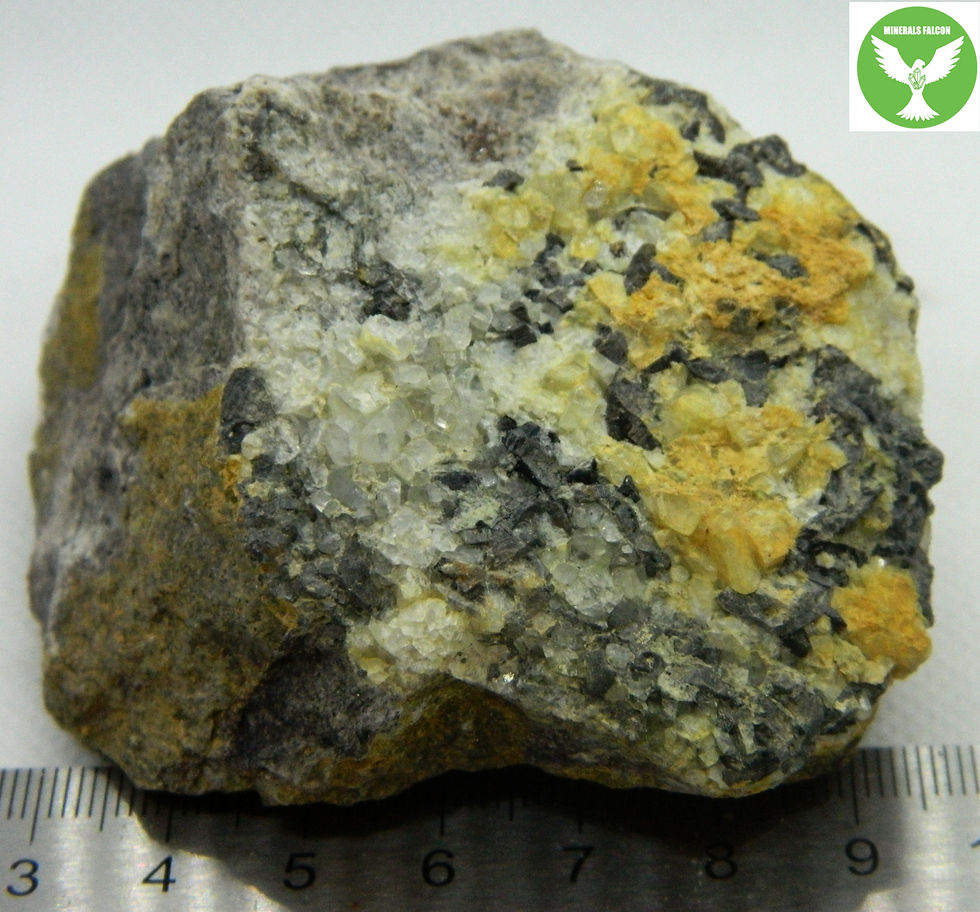 Miniatura: Topaz, arzenopyrit - lom Hubr v Krásně u Horního Slavkova