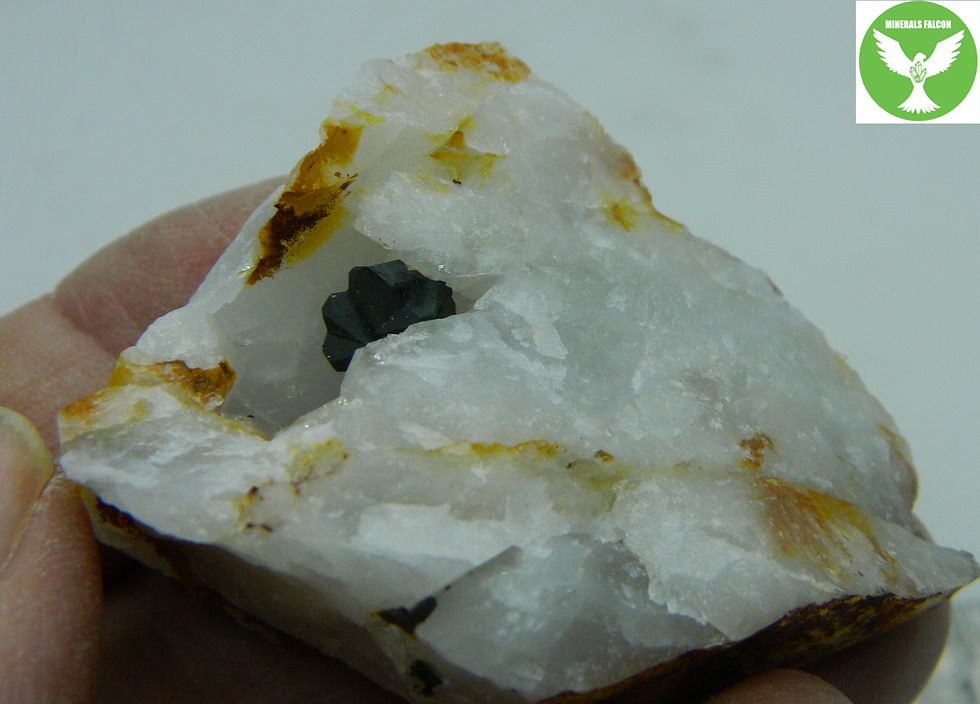 Miniatura: Kasiterit - Krásno lom Hubr (Eng:Cassiterite)