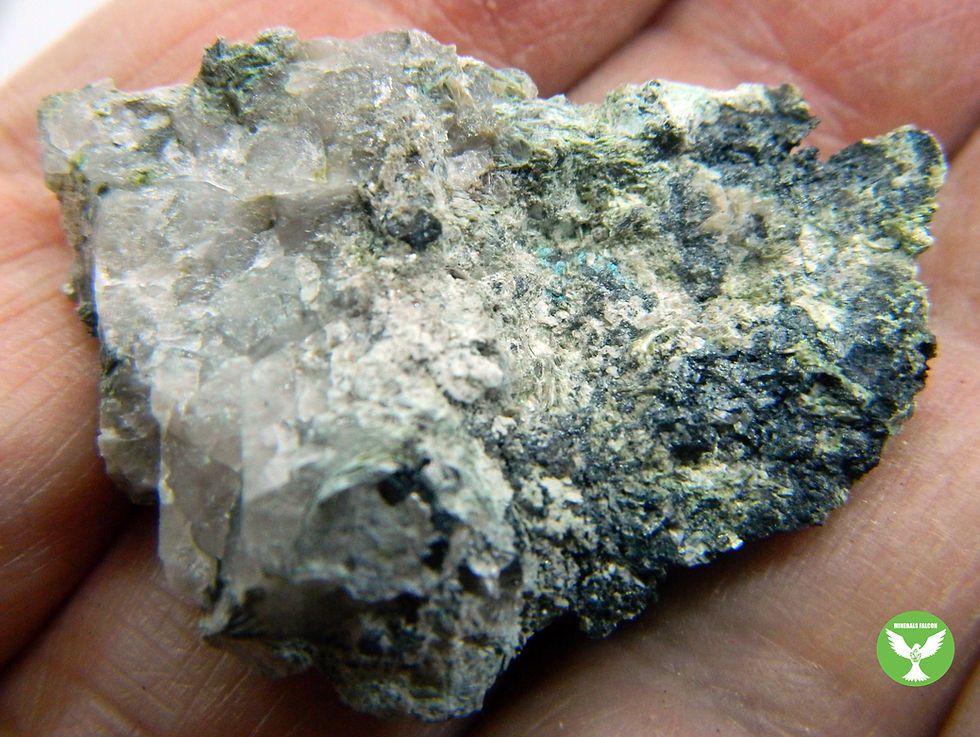 Miniatura: Baryt, Stolzit, Tennantit - Cínovec (Eng: Baryte, Stolzite, Tennantite)