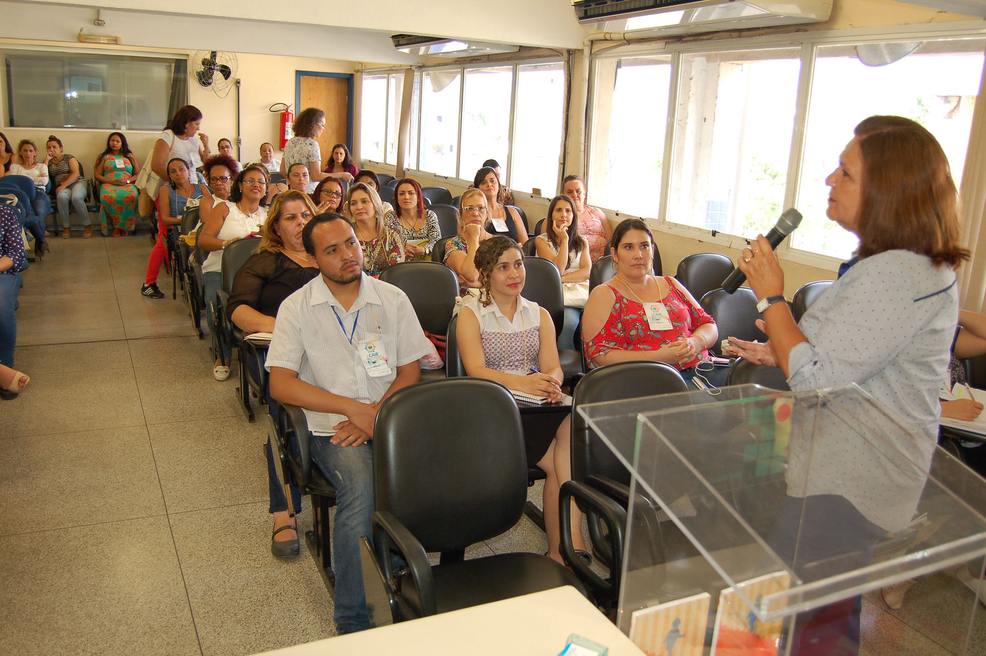 Debates e Palestras