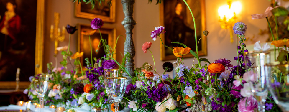 Bee Friendly sustainable wedding flower table decor