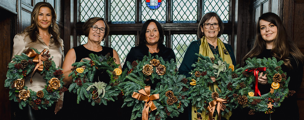 wreathmaking class churches mansion 2022 Photographer Adam Hudson.jpg