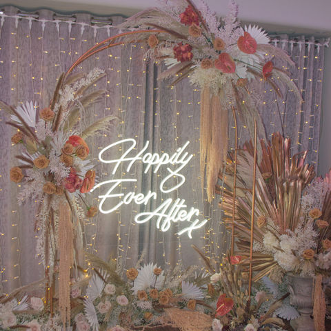 'toffee' rose, palms and dried ruscus photobooth-2.jpg