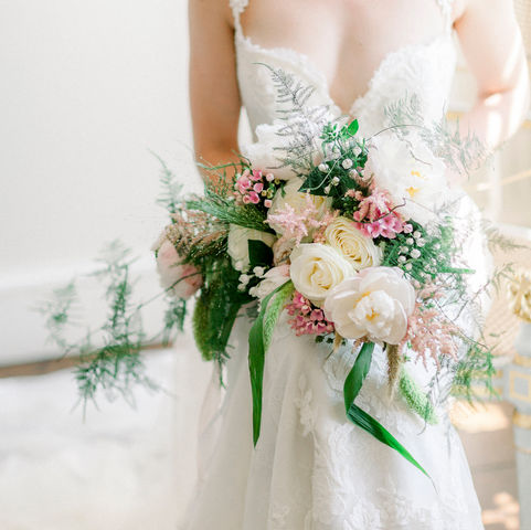 Peony, bouvardia and grasses wedding bouquet
Dorfold Hall, Cheshire
Jo Bradbury photography
