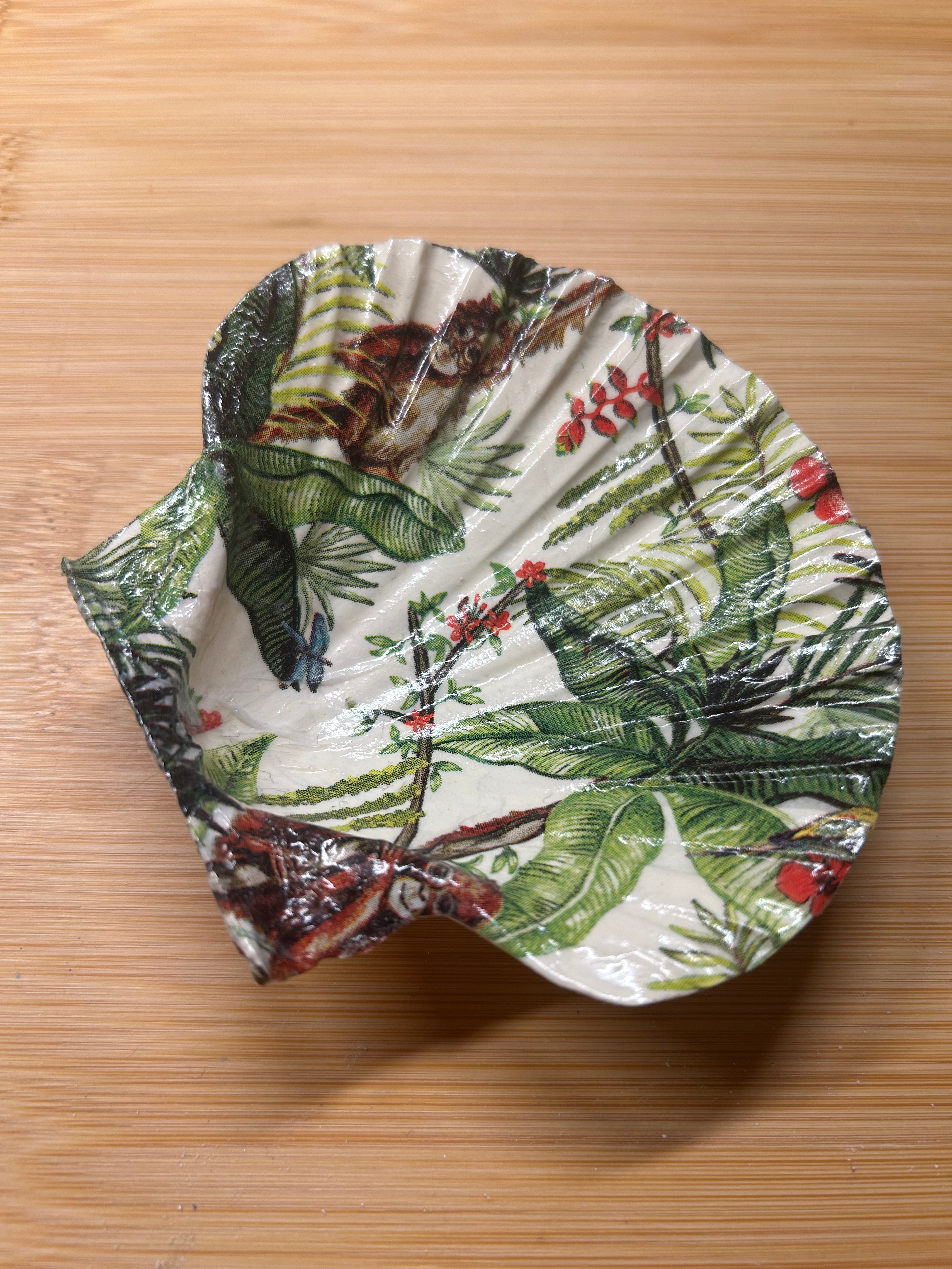 Scallop Shell Trinket Dish - Monkey