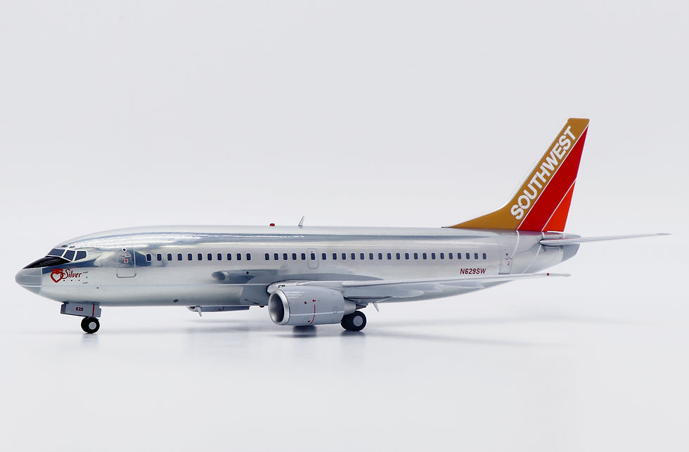 Thumbnail: XX20582 1:200 Southwest Airlines B737-300 "Silver One" "Polished" N629SW