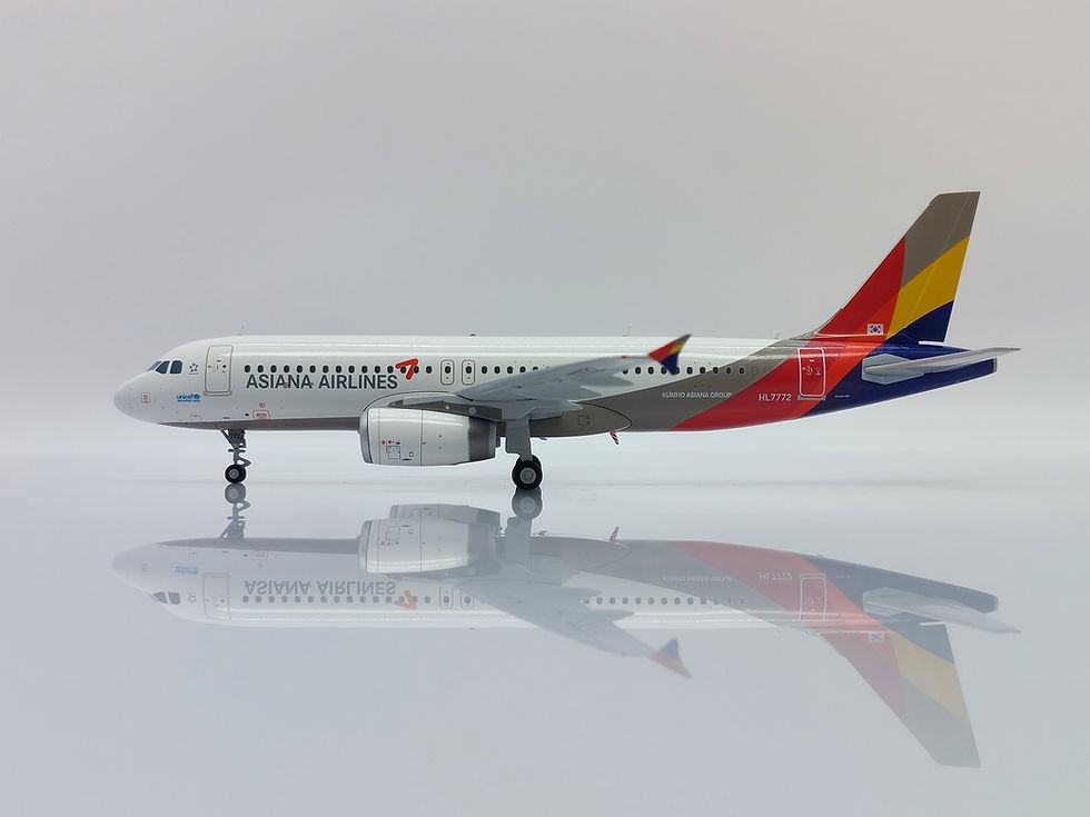 Thumbnail: Asiana A320 Reg: HL7772 Scale 1:200 JC Wings Diecast model LH2418 (E)