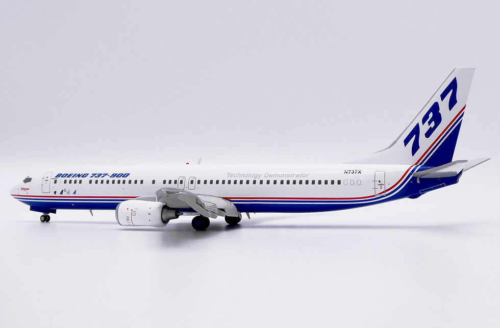 Thumbnail: "Flaps Down" Boeing B737-900 Reg: N737X "House Colour" JC Wings 1:200 LH2456A