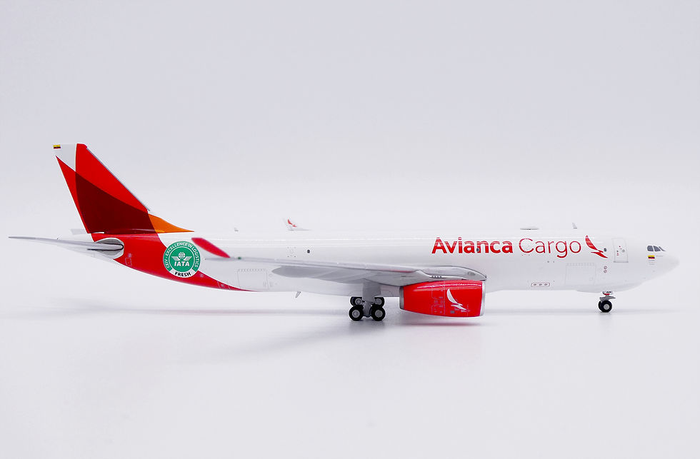Avianca Cargo Airbus A330-200F Reg: N332QT JC Wings Scale 1:400 Diecast LH4364