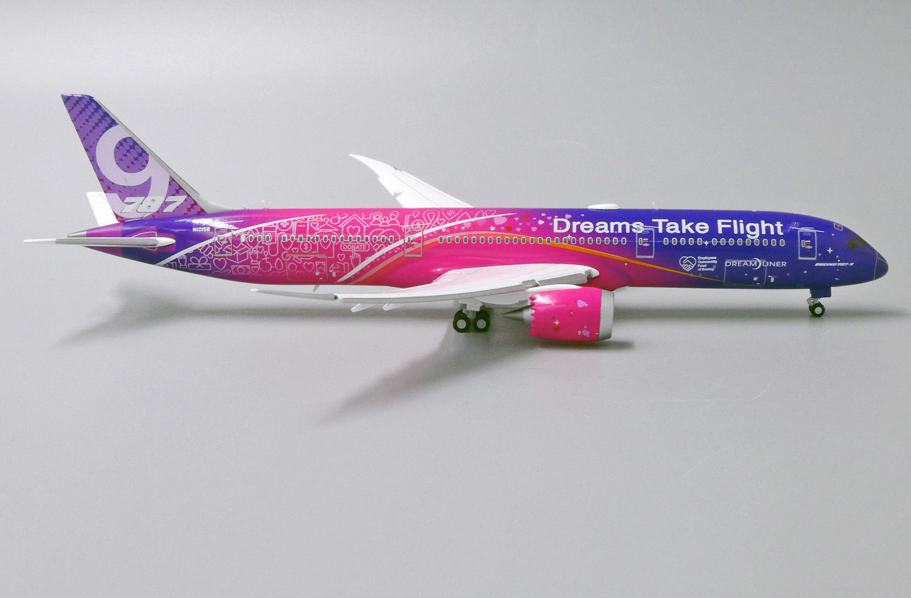 Boeing 787-9 Flaps Down version 1:400 diecast Model EW4789010A