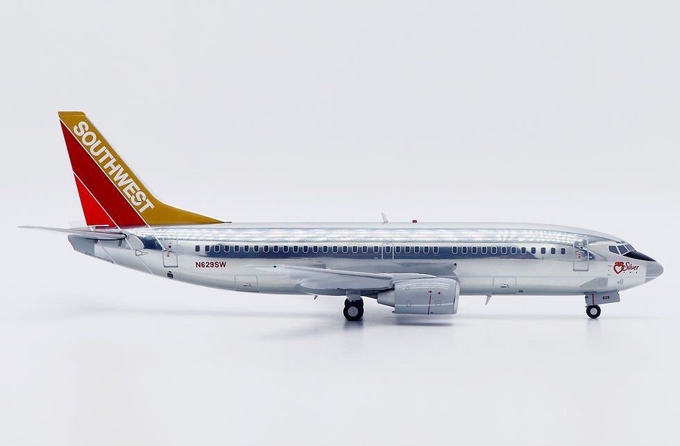 Thumbnail: XX20582 1:200 Southwest Airlines B737-300 "Silver One" "Polished" N629SW