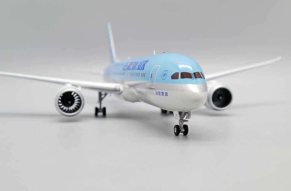 Thumbnail: "Flaps Down" Korean Air B787-9 Reg: HL8082 EW Wings Scale 1:200 EW2789011A (E+)
