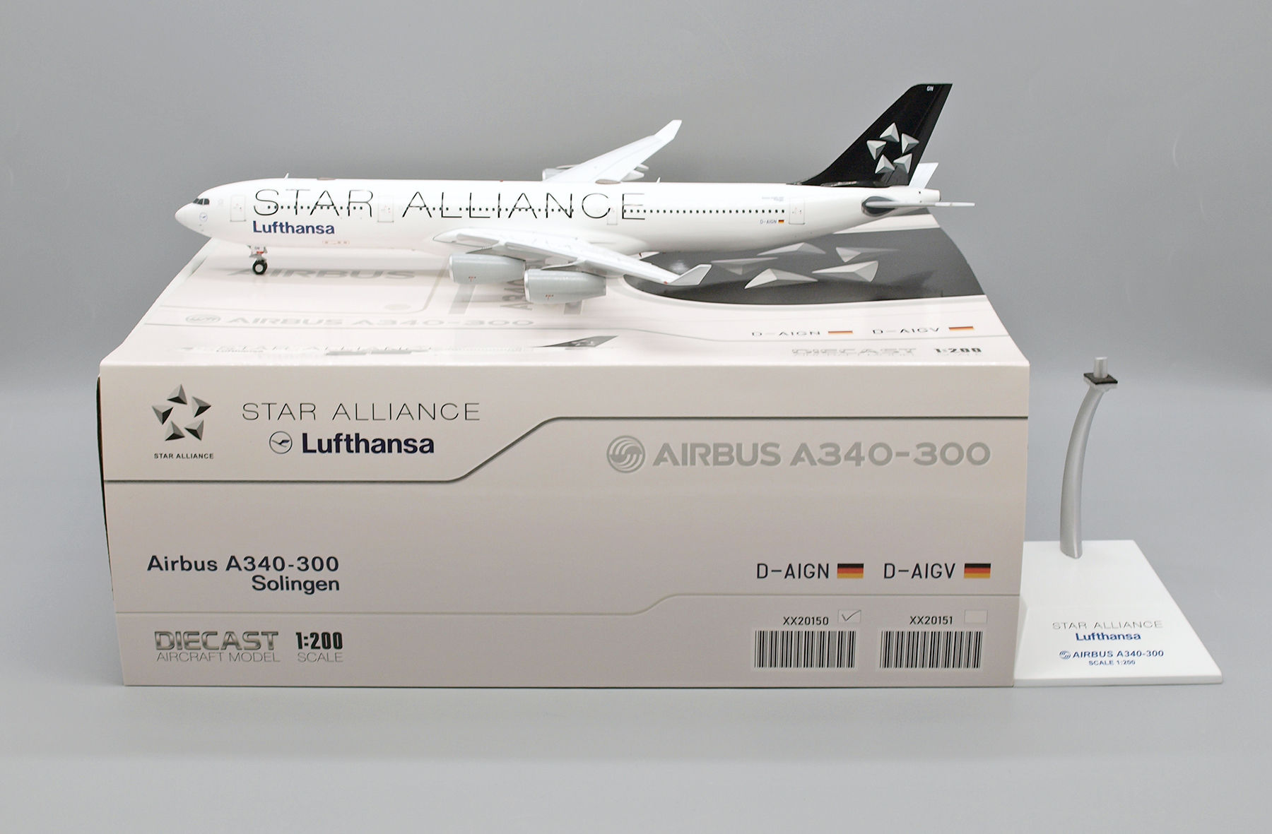 Lufthansa A340-300 Reg: D-AIGN JC Wings Scale 1:200 Diecast model XX20150 (E)