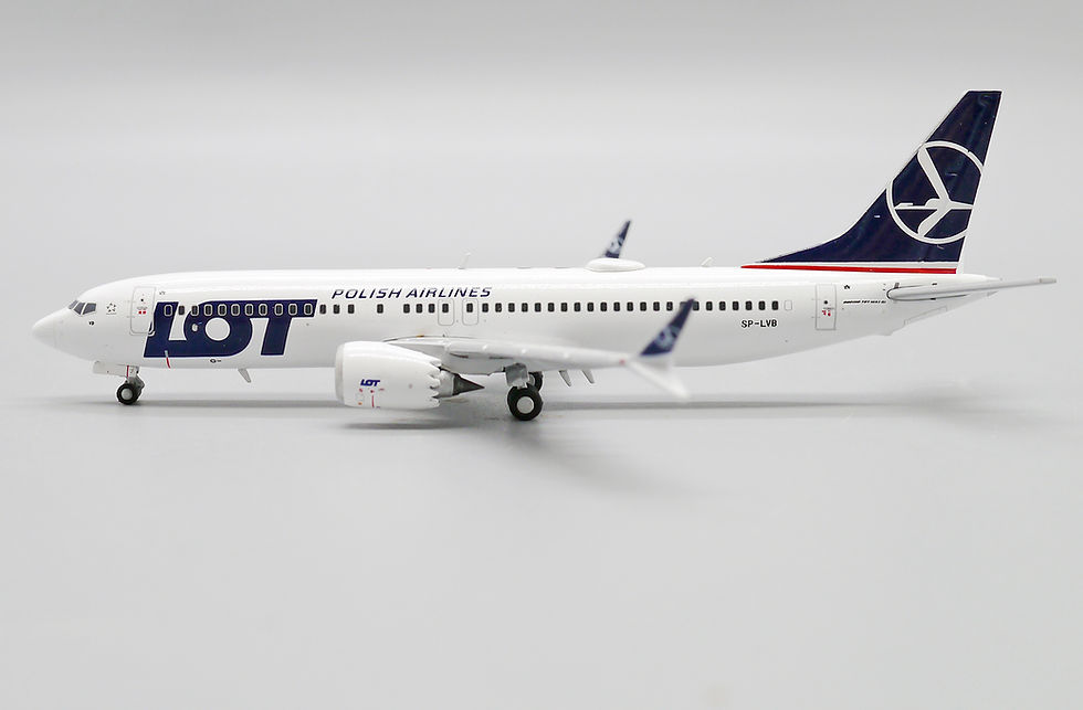 Thumbnail: LOT B737 MAX 8 Reg: SP-LVB JC Wings Scale 1:400 Diecast Model LH4201 (E)