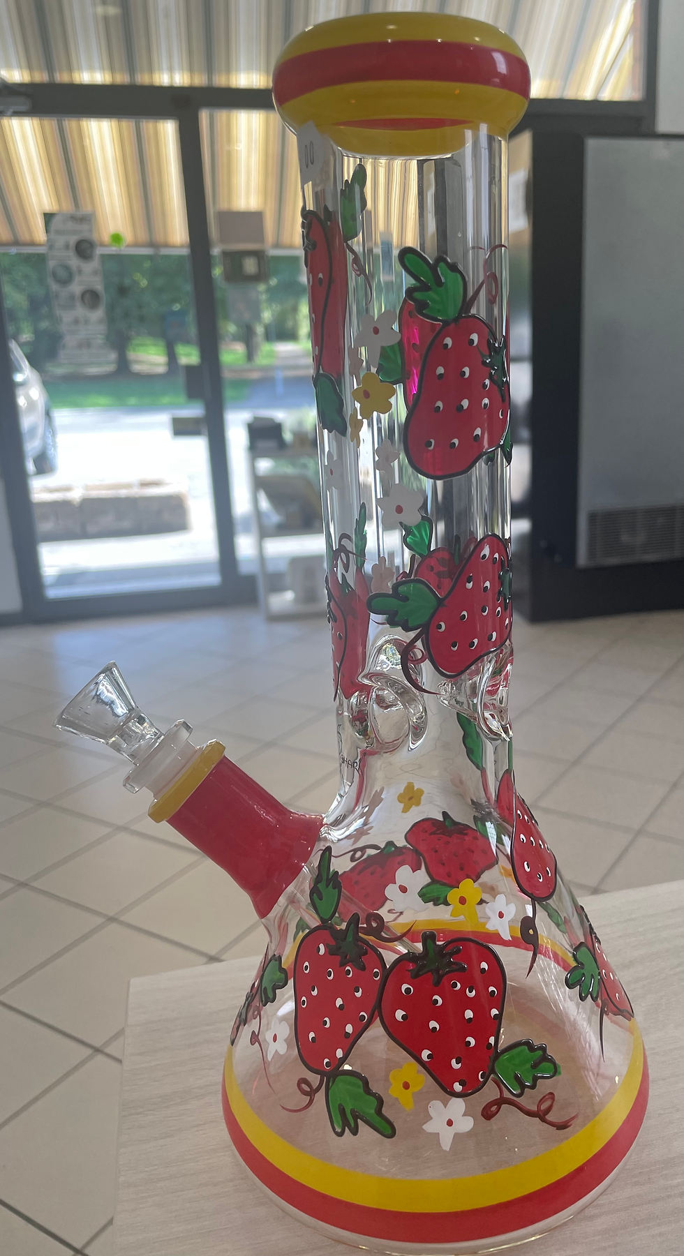 Boing in vetro con decorazione fragole