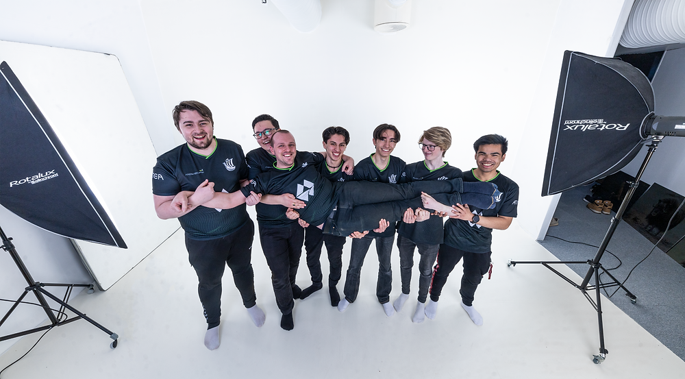 From left: Ruben Ekren, Tobias Helseth, Alexis Björksten, Glenn Arntsen, Are Berg, Sarawut Malila & infront Hille Verhagen