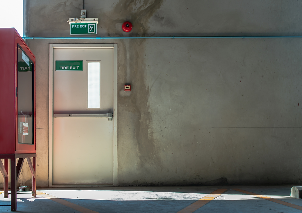 Identificação de saídas de emergência para PPCI