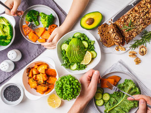 How a Healthy Diet in Your 40s Can Lead to a Healthier Life at 70