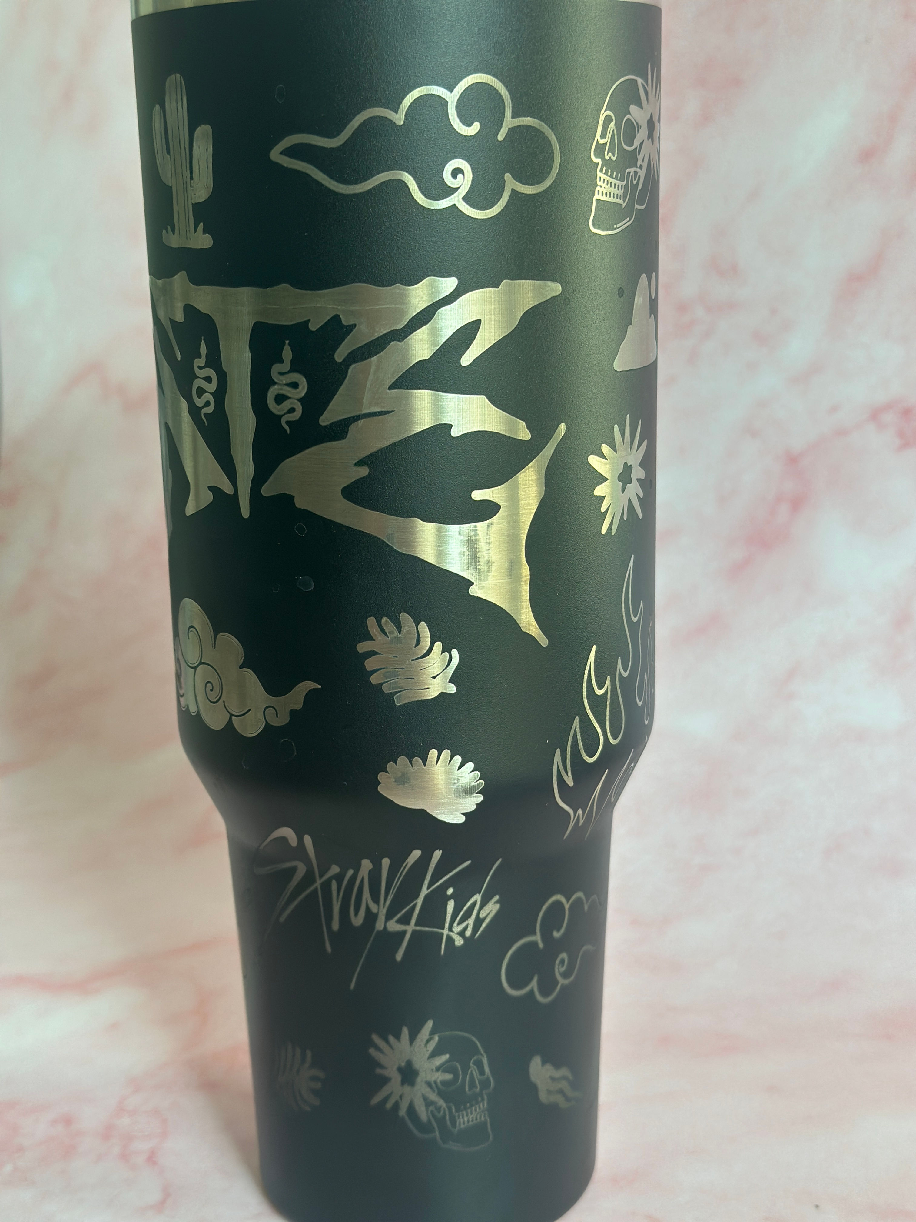 Stray Kids Engraved 40oz Tumbler(Oopsie)