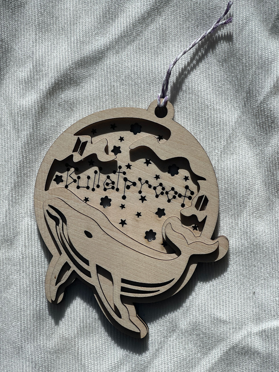 Miniatura: BTS Whale Wooden Ornament (1pc)