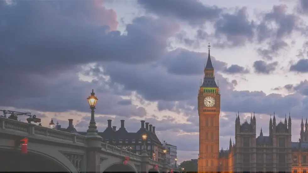 UK bg1_edited.jpg