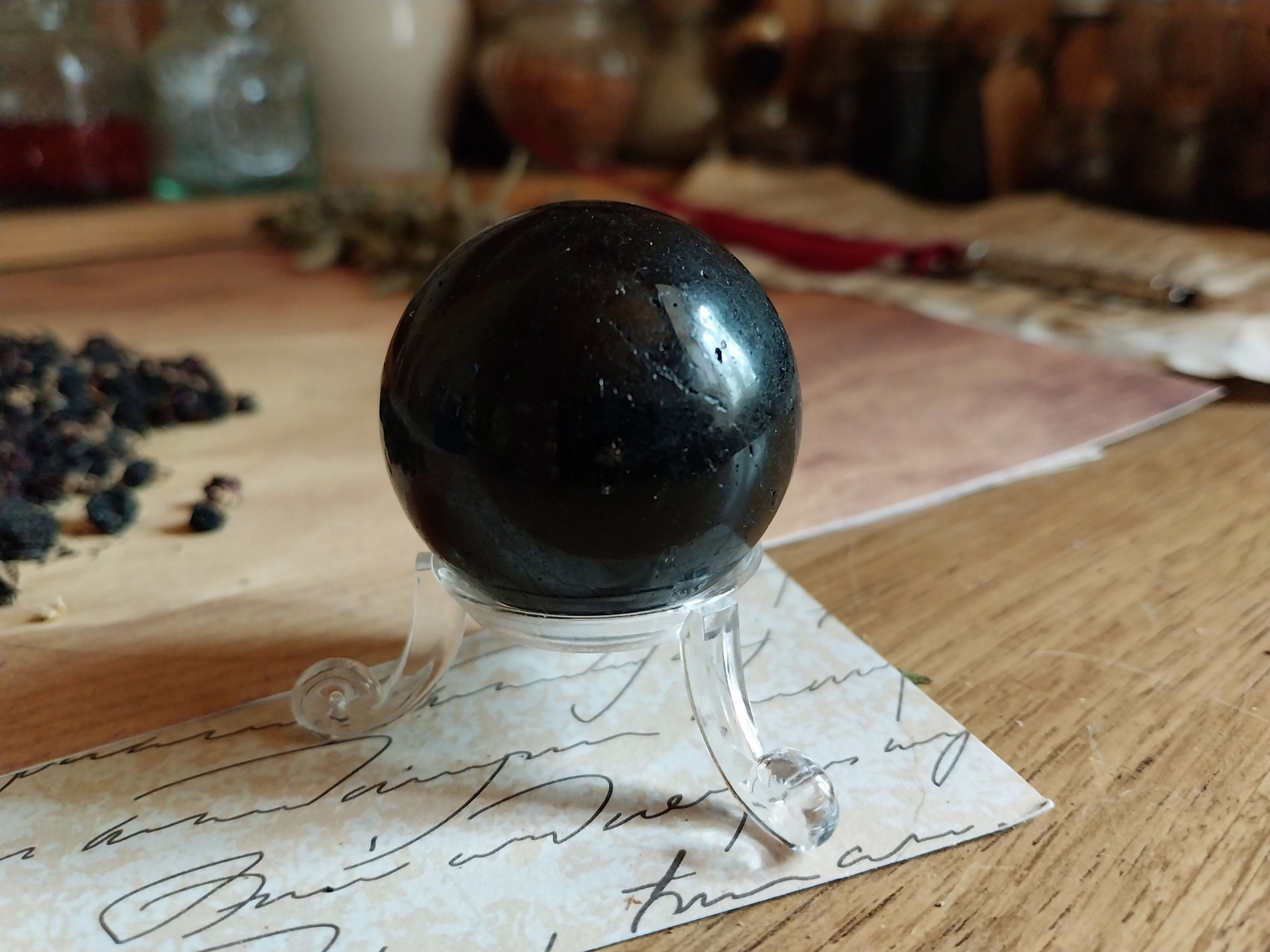 Sphère de tourmaline noire