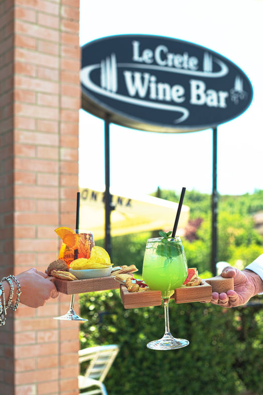 Momenti Le Crete Wine Bar