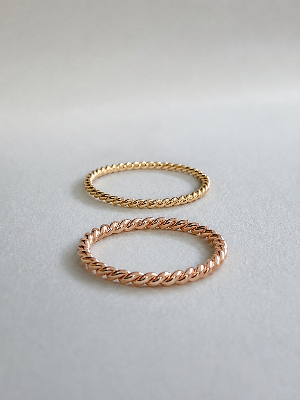 Thumbnail: Twisted Stacking Rings