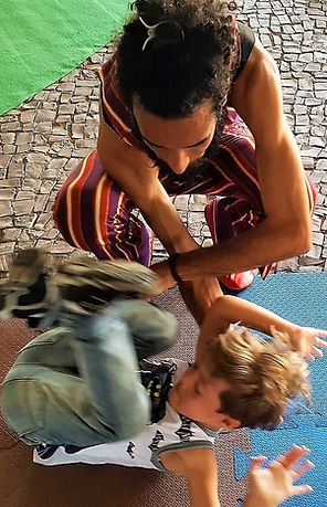 Oficina de acrobacia, Oficina criativa, festa infantil, animação, malabarismo, circo, tema circo, circo rosa, atração, malabarismo