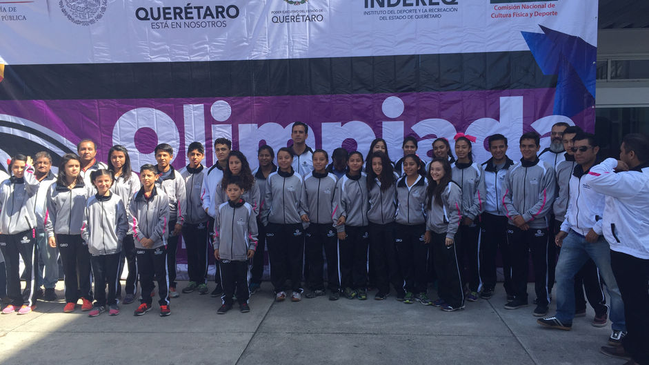 INDEREQ entrega uniformes a los atletas que competirán por Querétaro rumbo a la Olimpiada Nacional