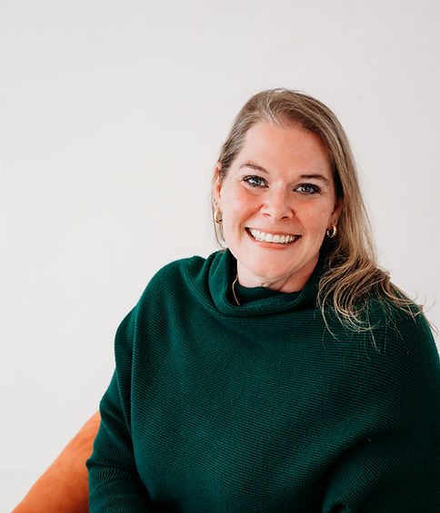 Headshot 2025_edited.jpg