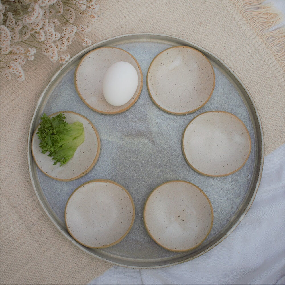 צלחת פסח- חלוקים בכנרת