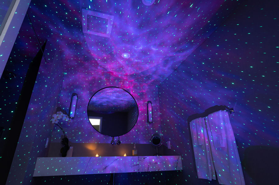 Calming sensory light in a care environment