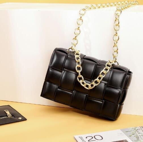 Thumbnail: Knottin Bag