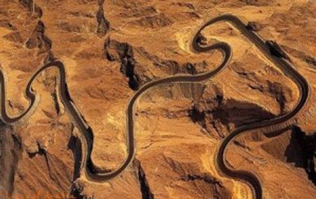 The Road to Jebel Hafeet_UAE A-Z