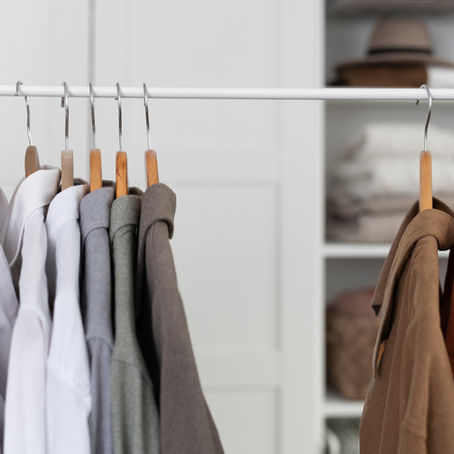 Porquê ter um guarda-roupa minimalista e inteligente.