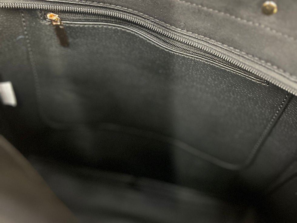 Miniaturbild: Schwarze Shopper-Tasche mit Fransen & goldenen Nieten