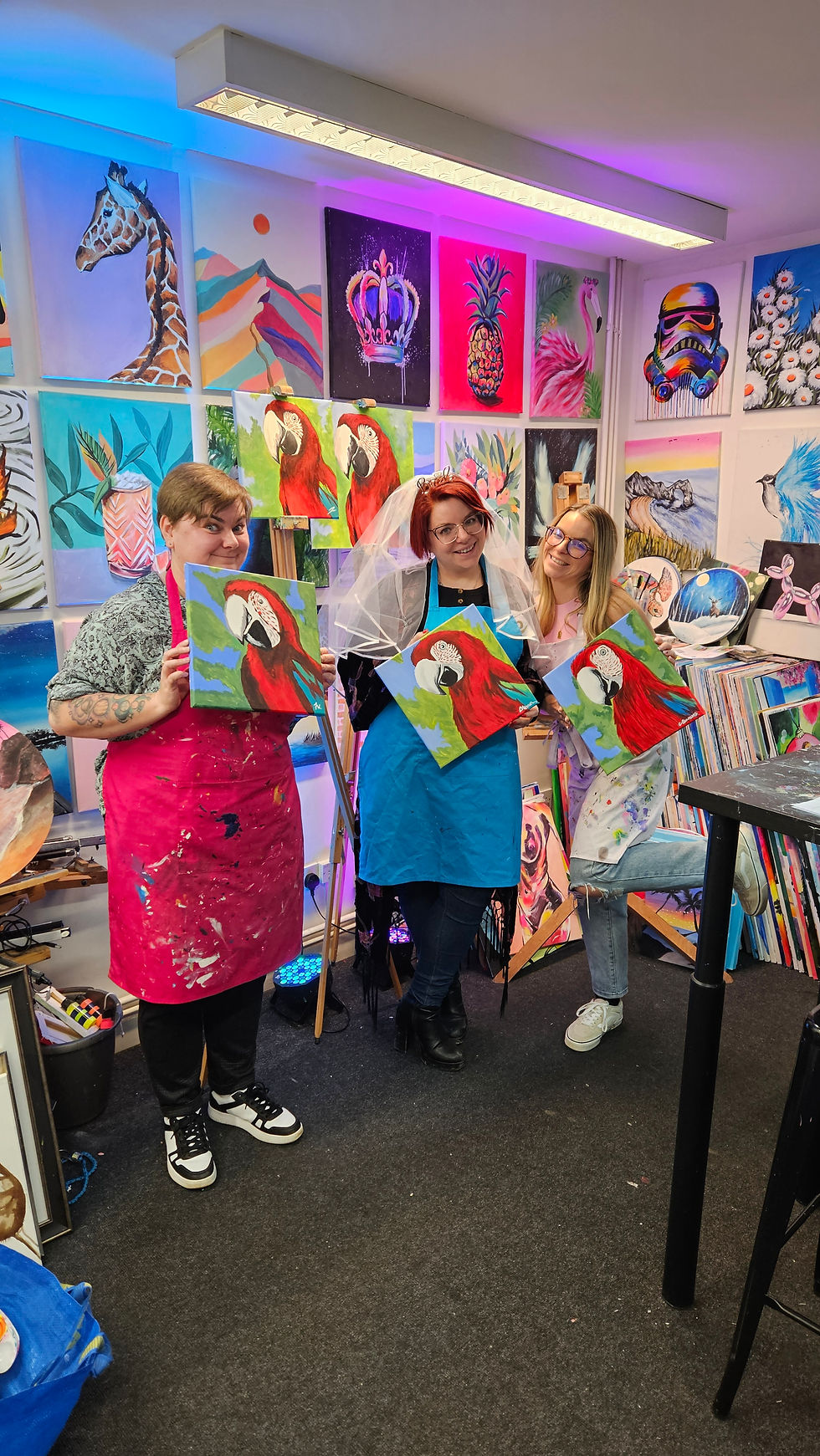 sip and paint hen do liquid art