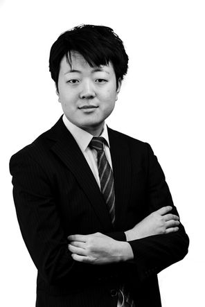 headshot of a consultant with a clean backdrop shot by a professional photographer in Gurgaon, Delhi NCR.