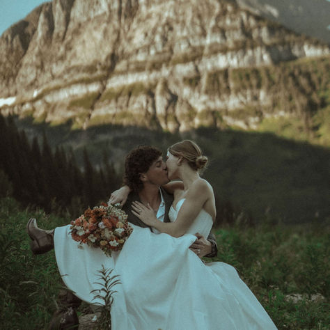 August elopement couple in Glacier Park