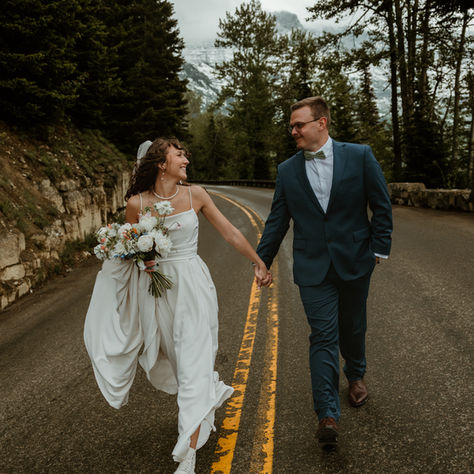 Elopement couple on Going to the Sun Road in Glacier Park