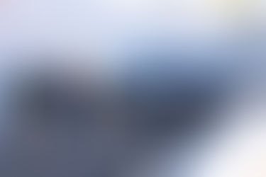 VIDEO: Derrapa camioneta en la Teófilo Borunda y se impacta contra una barda de Copamex