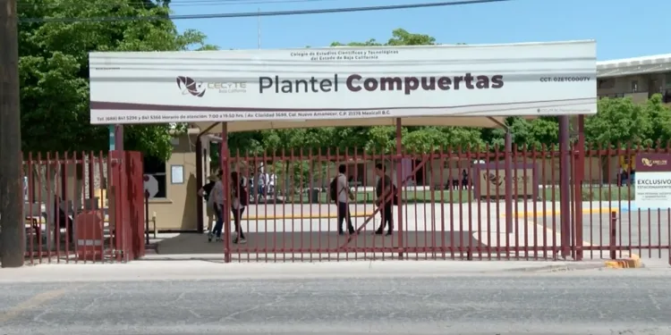 Alumna apuñala a su prefecta en una preparatoria de Mexicali