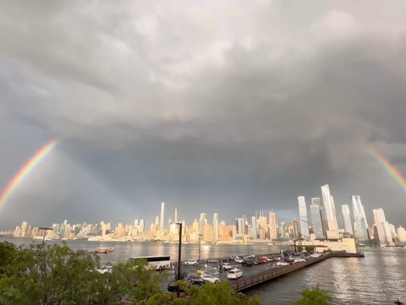 Increíble doble arcoíris sobre NY en pleno aniversario del 11 de septiembre