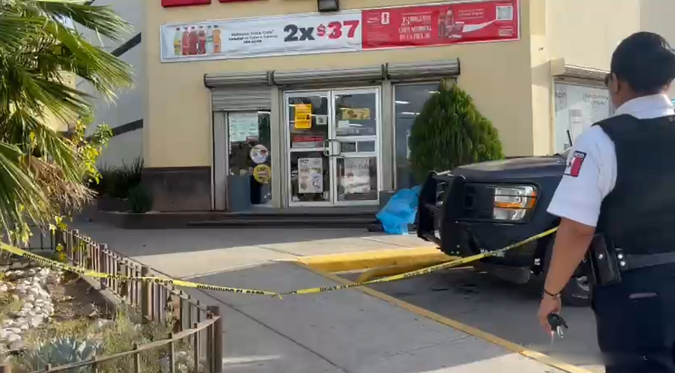 Hombre en situación de calle muere en Plaza Victoria