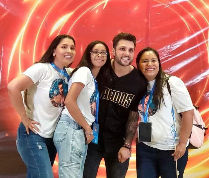 Nicola Porcella enloquece a sus seguidores en Plaza Sendero de Chihuahua