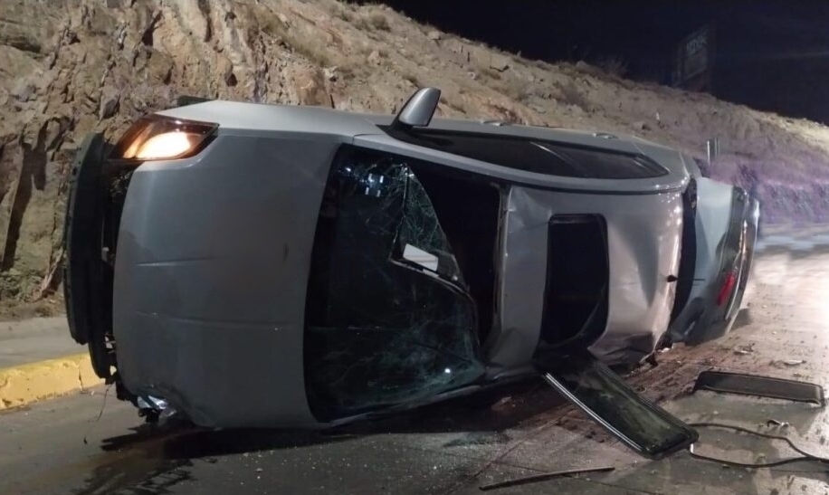Salieron del trabajo, se tomaron unas copas y volcaron en la Carretera a Aldama