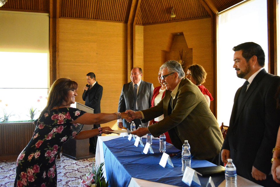 Entregan reconocimientos del programa Escuela para Padres y Madres de SEECH