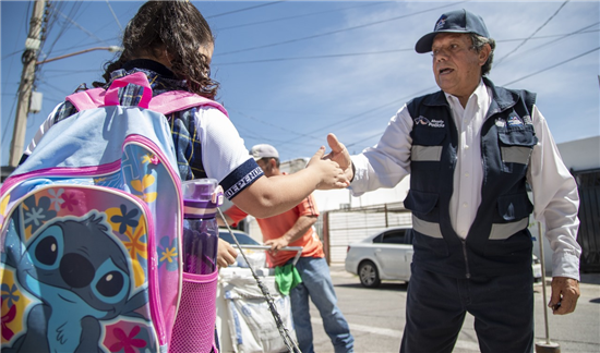 Arranca el programa "Abuelo Policía 2025"  en escuelas primarias y pre-escolar de Chihuahua